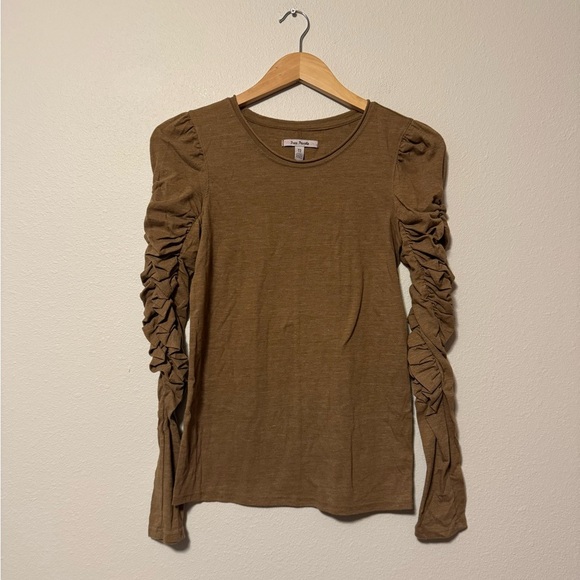 Free People Tops - 5/$55 !! 🔥 Free People Tan Ruched Sleeve Top
